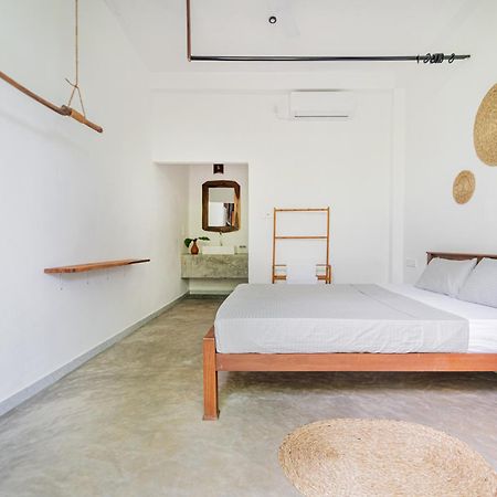 Drifter - Rooms & Food Midigama Timur Bagian luar foto
