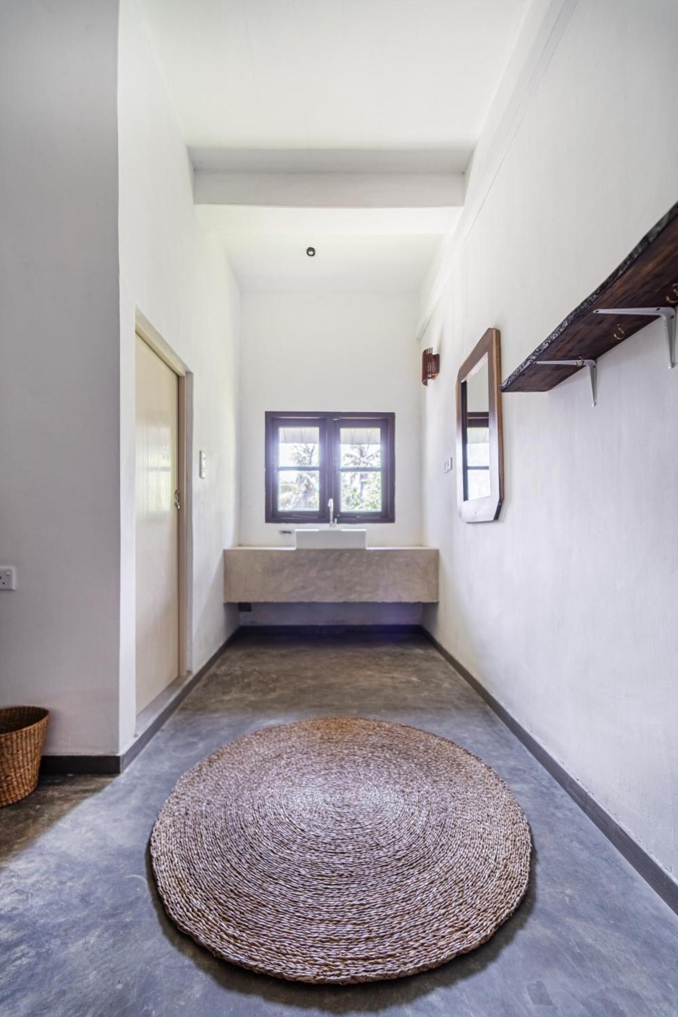 Drifter - Rooms & Food Midigama Timur Bagian luar foto