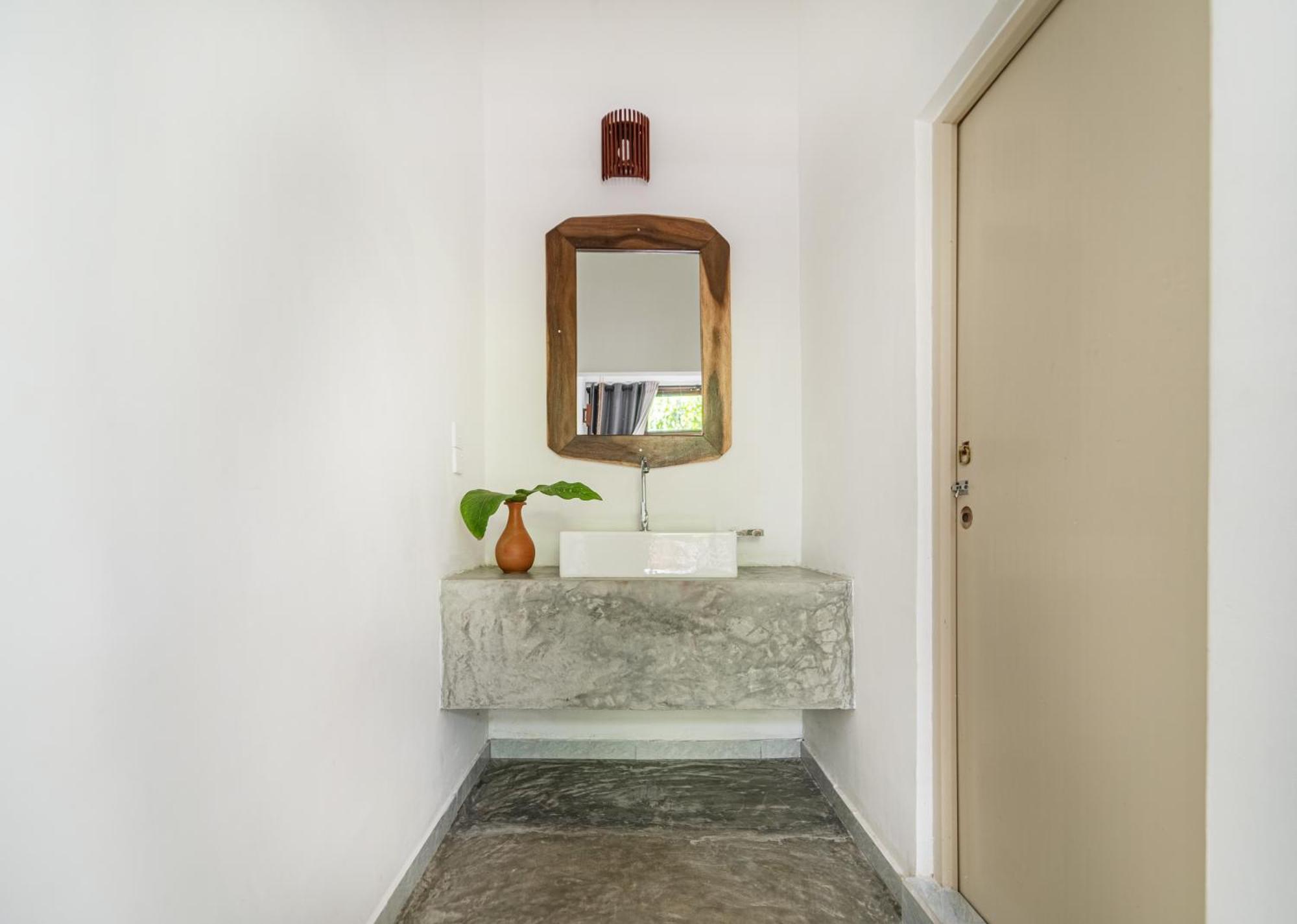 Drifter - Rooms & Food Midigama Timur Bagian luar foto