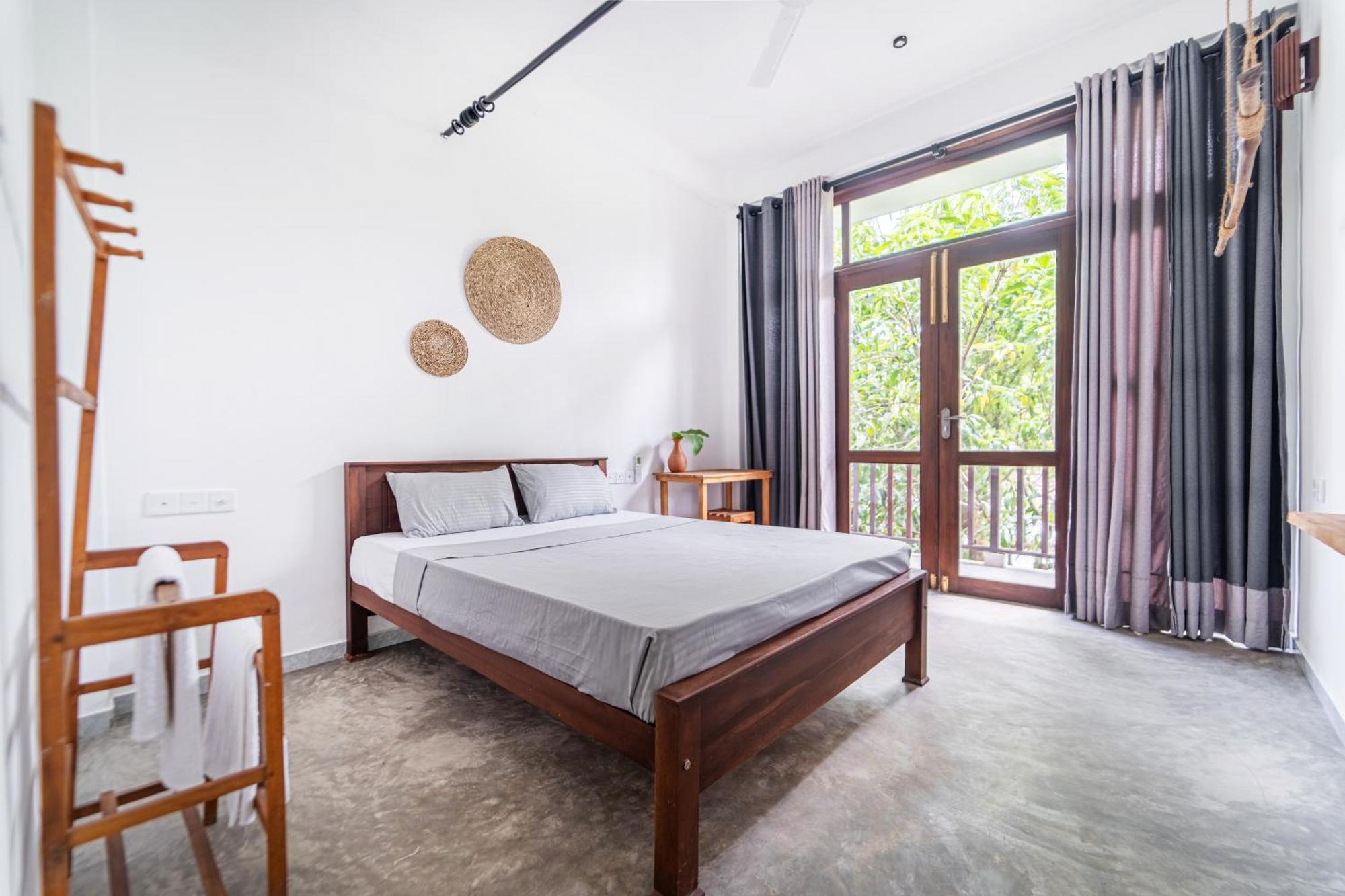 Drifter - Rooms & Food Midigama Timur Bagian luar foto