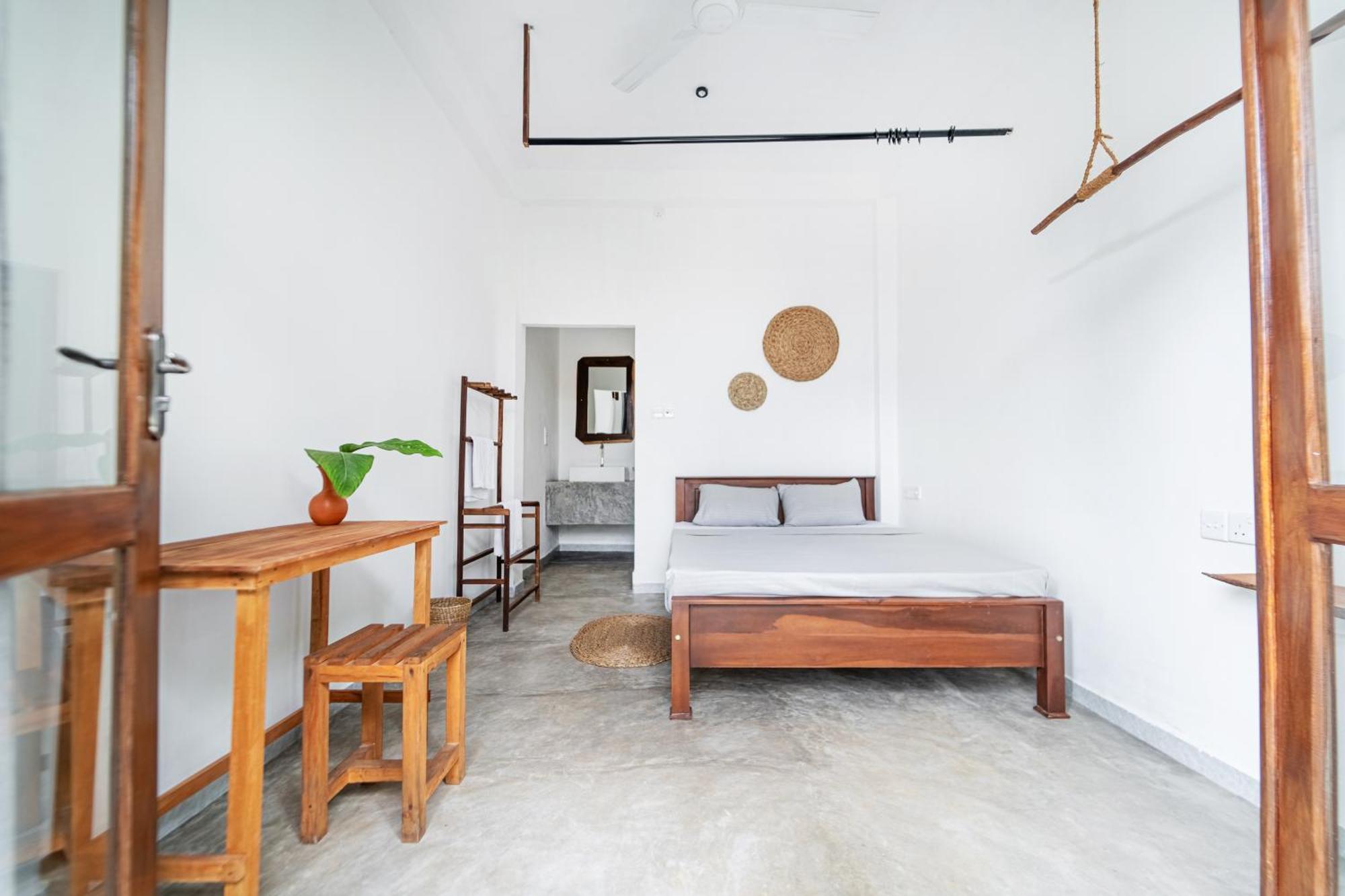 Drifter - Rooms & Food Midigama Timur Bagian luar foto