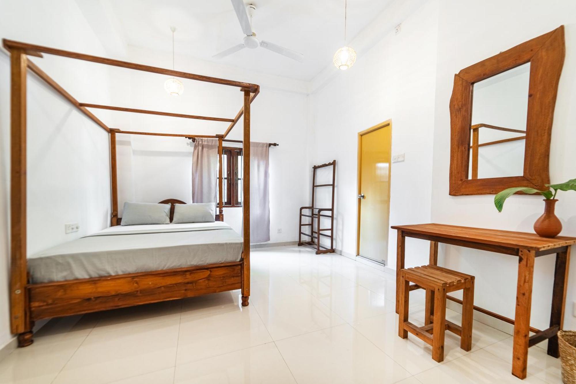 Drifter - Rooms & Food Midigama Timur Bagian luar foto