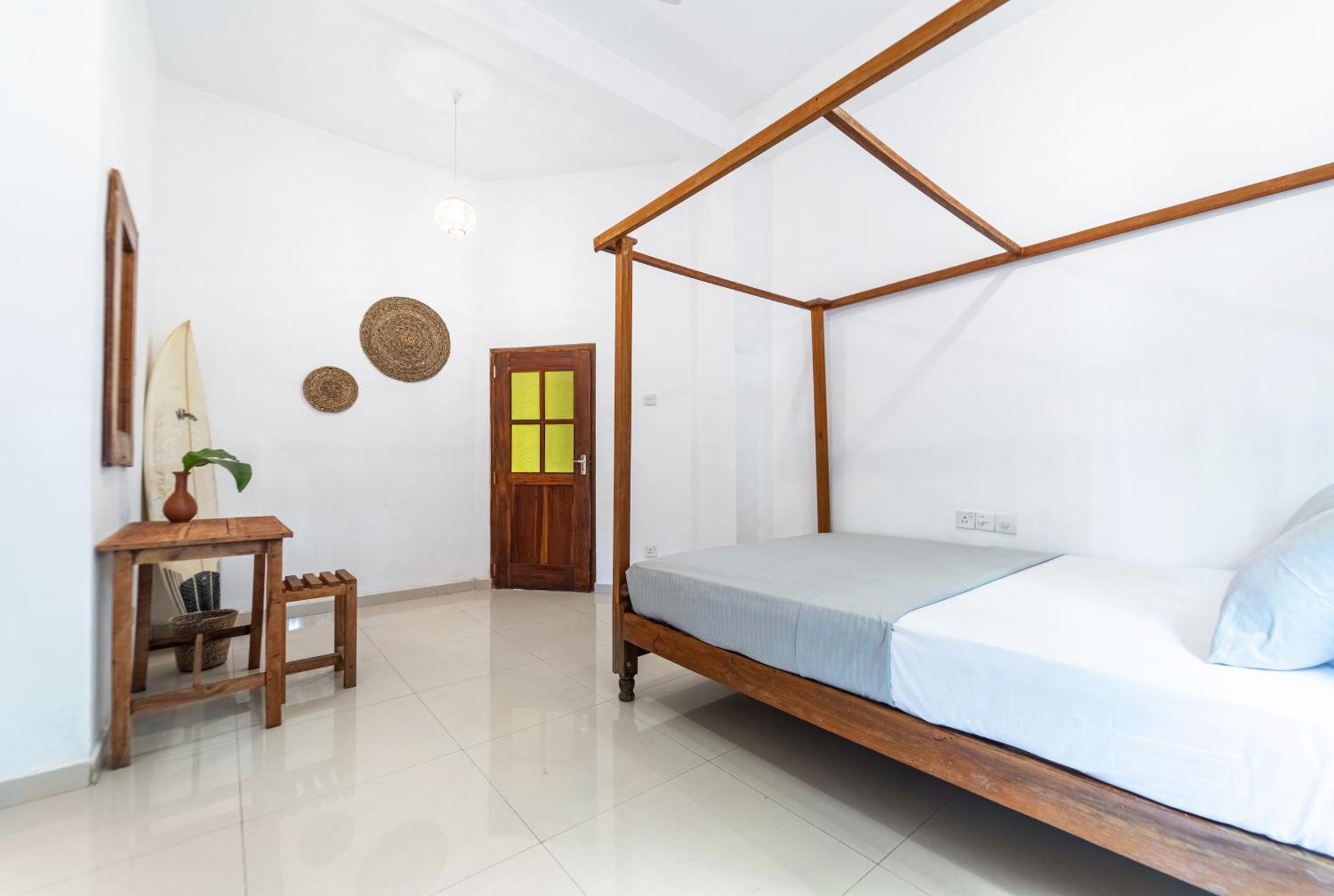 Drifter - Rooms & Food Midigama Timur Bagian luar foto