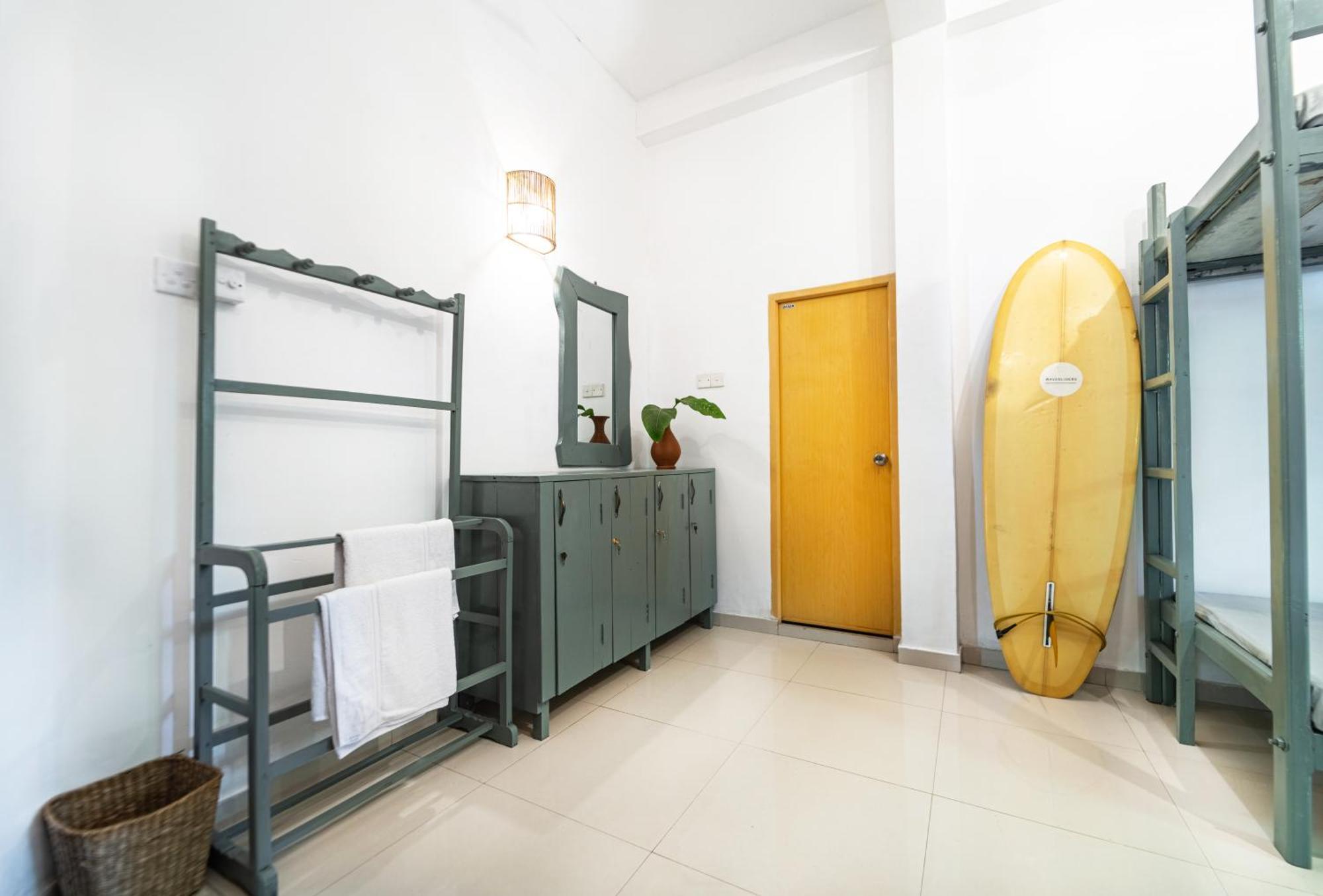 Drifter - Rooms & Food Midigama Timur Bagian luar foto